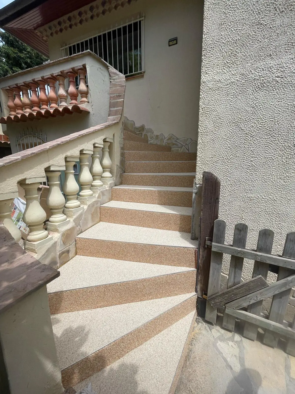 Revêtement de sol escaliers Vidauban durable, esthétique et antidérapant