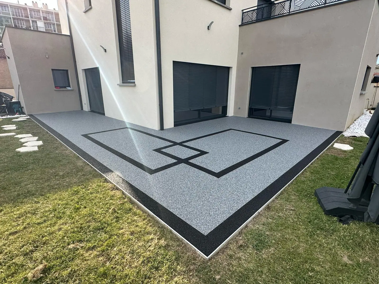 Revêtement de sol terrasse Vidauban par artisan spécialiste des finitions durables